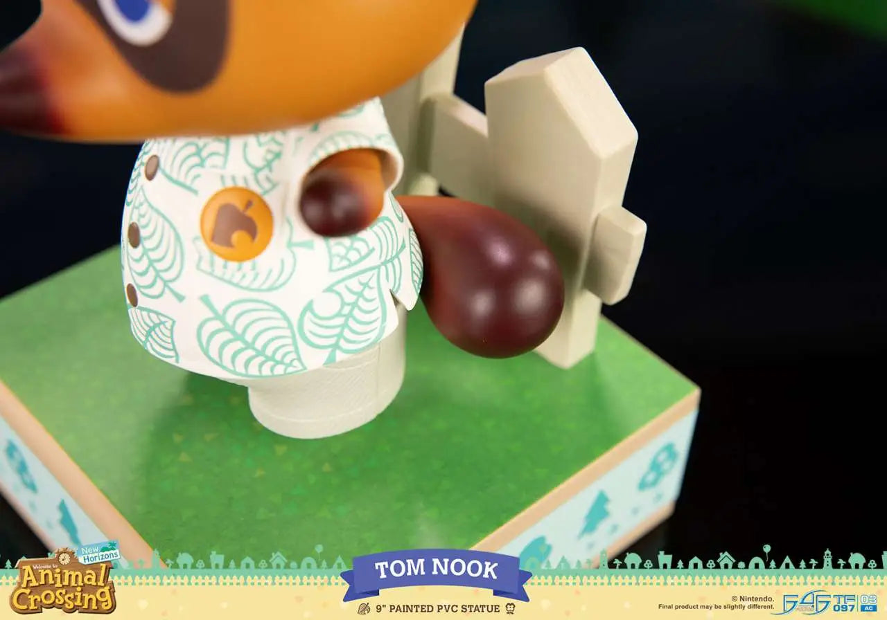 ANIMAL CROSSING NEW HORIZONS TOM NOOK PVC Estatua