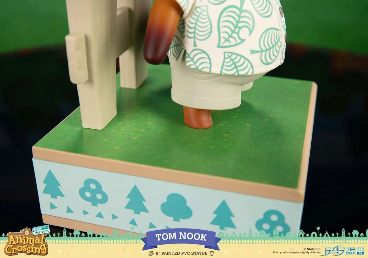 ANIMAL CROSSING NEW HORIZONS TOM NOOK PVC Estatua