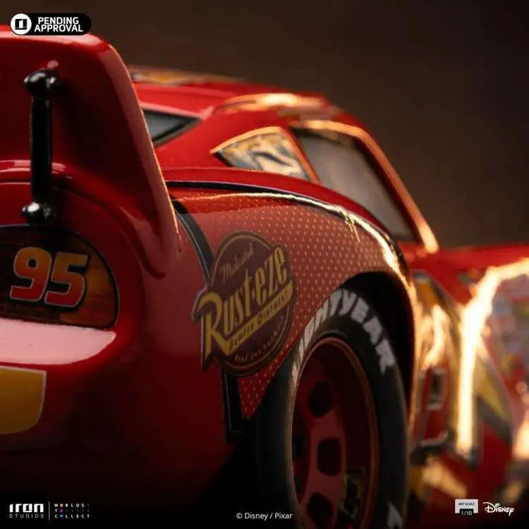 CARS LIGHTNING MCQUEEN 1/10 Estatua