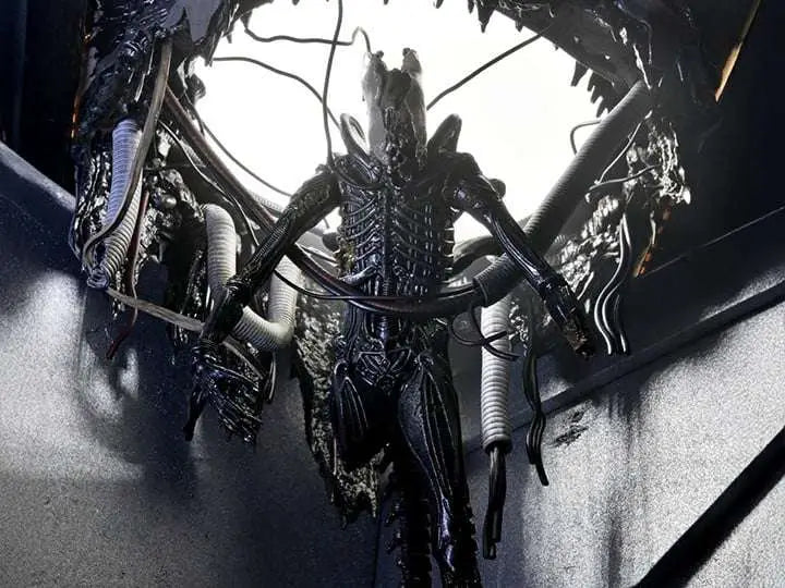 Alien: Romulus Figura Deluxe Suspended Lab Xenomorph XX121 18 cm