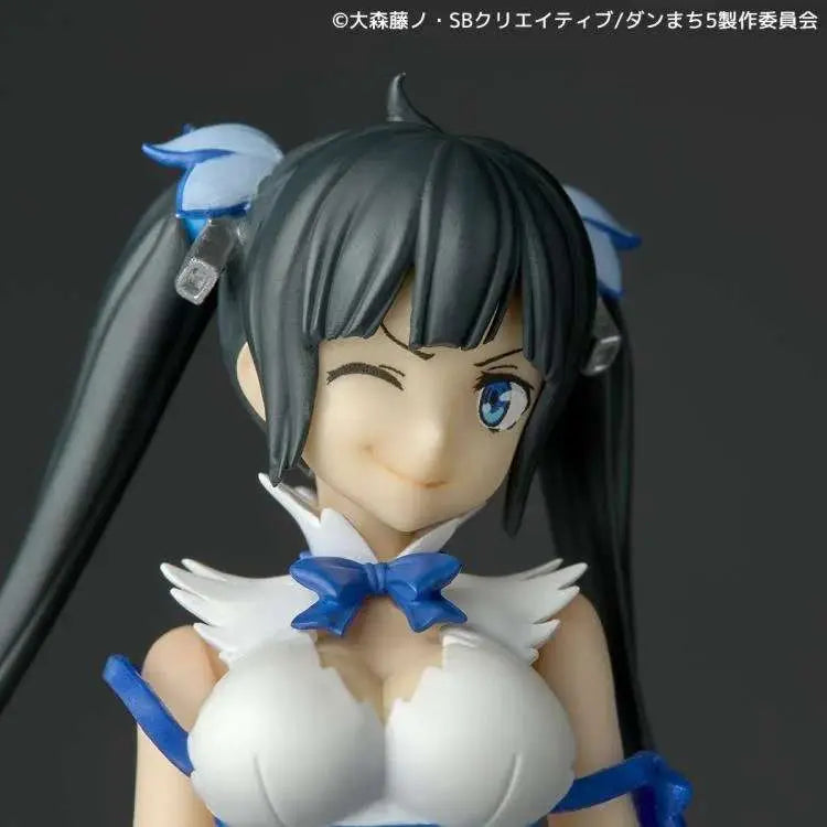 REVOLTECH DANMACHI (IS IT WRONG TO TRY TO PICK UP GIRLS IN A DUNGEON?) HESTIA ACTION Figura