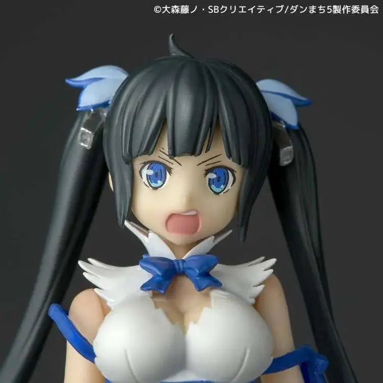 REVOLTECH DANMACHI (IS IT WRONG TO TRY TO PICK UP GIRLS IN A DUNGEON?) HESTIA ACTION Figura