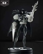 BATMAN BLACK & WHITE AZRAEL BY JOE QUESADA RESIN Estatua