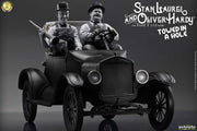 LAUREL & HARDY TOWED IN A HOLE FORD T 1/12 SCALE