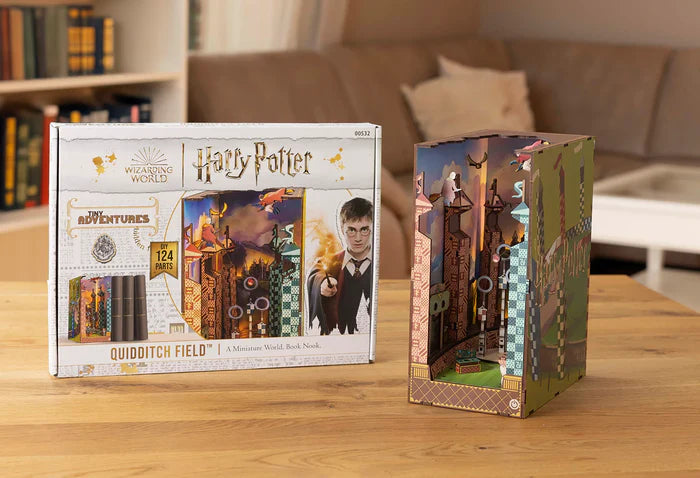 Harry Potter Maqueta Book Nook Tiny Adventures Campo de Quidditch 23 cm