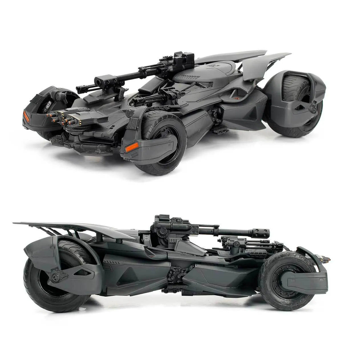 BATMAN JUSTICE LEAGUE BATMAN & BATMOBILE 1/24 DIE-CAST MODEL