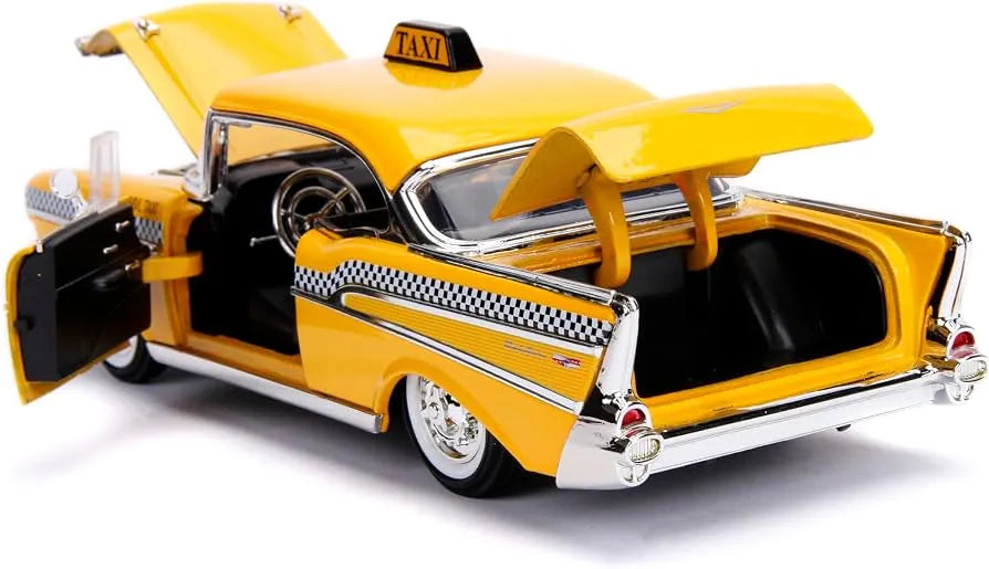 MARVEL DEADPOOL 1975 CHEVROLET YELLOW TAXI  BEL AIR & DEADPOOL 1/24 DIE-CAST MODEL