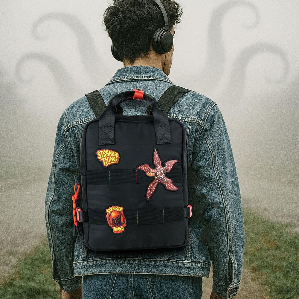 Mochila Stranger Things 27 cm