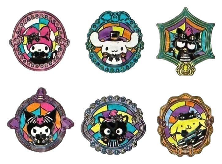 Sanrio by Loungefly Chapas esmaltadas Blind Box Hello Kitty and Friends Halloween Stained Glass Expositor (12) Frikytopia