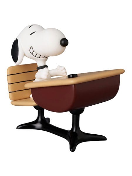 Peanuts Minifigura UDF Serie 18 Snoopy with desk 9 cm Frikytopia