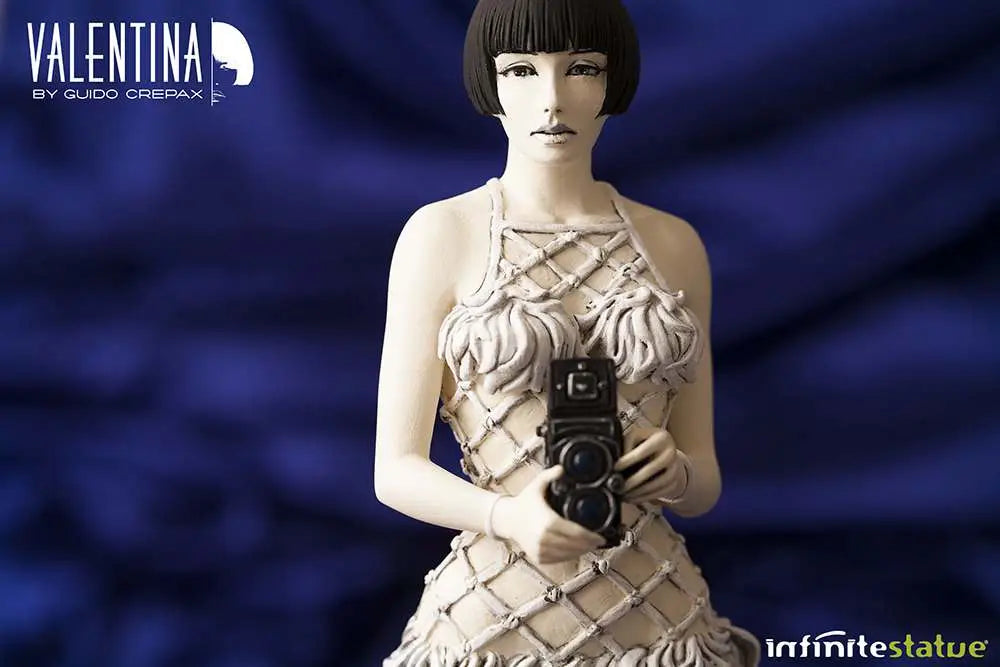 CREPAX VALENTINA Estatua