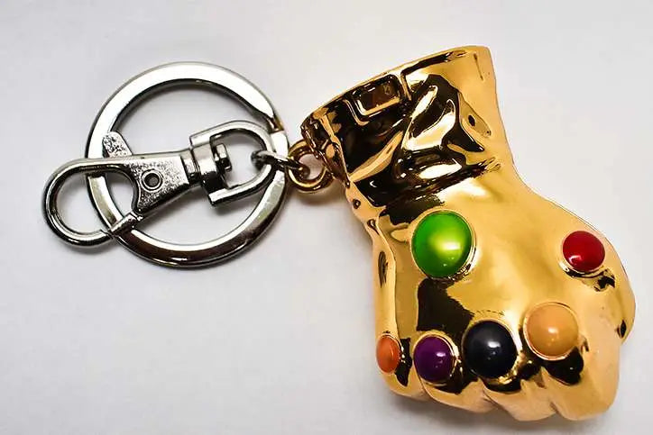 Llavero semic studios marvel guantelete del infinito
