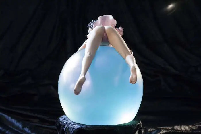 LITTLE EGO BUBBLE DREAM Estatua