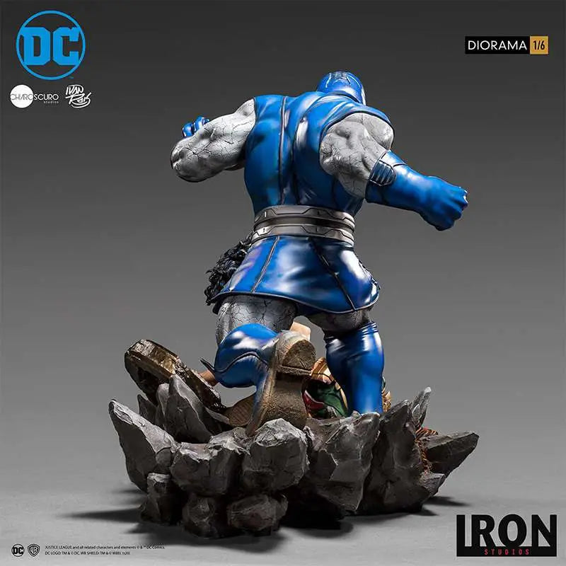 WONDER WOMAN VS DARKSEID 1/6 DIORAMA