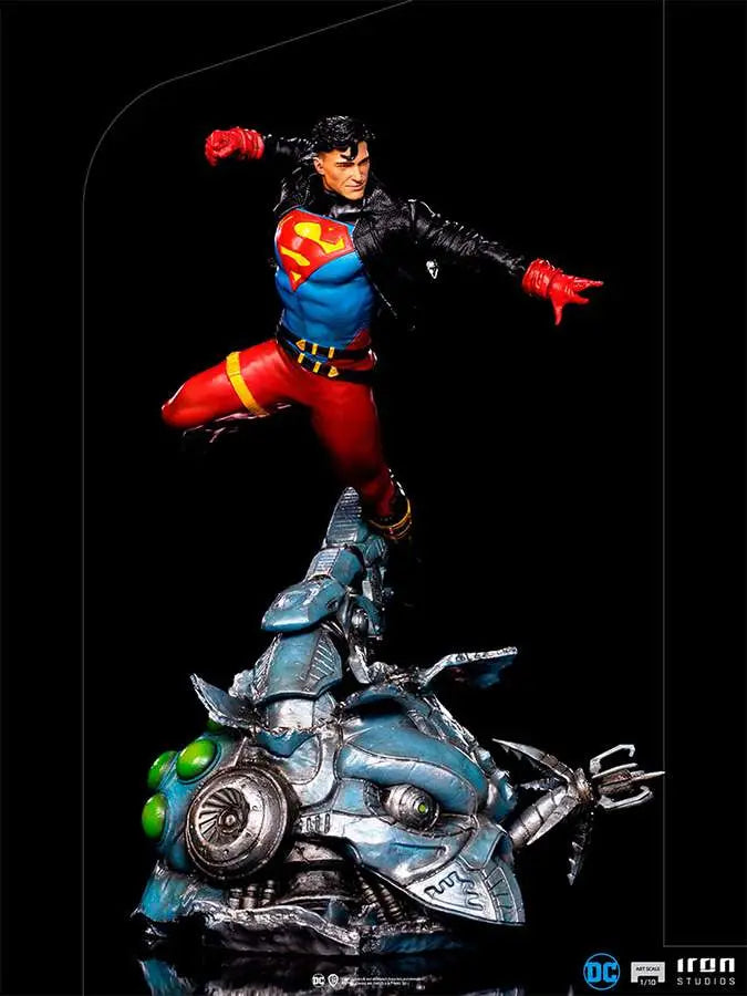 SUPERBOY DELUXE 1/10 ART Estatua