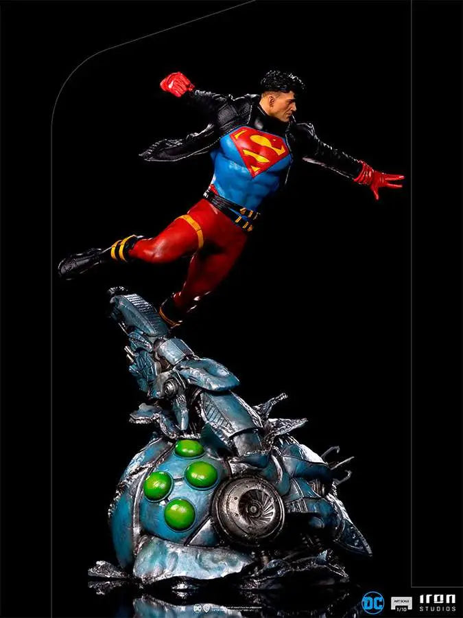 SUPERBOY DELUXE 1/10 ART Estatua