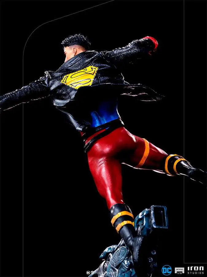 SUPERBOY DELUXE 1/10 ART Estatua