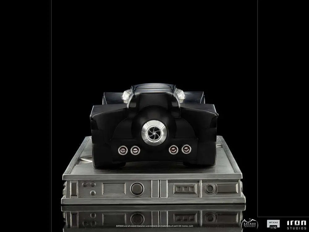 BATMAN TAS BATMOBILE 1/10 Estatua