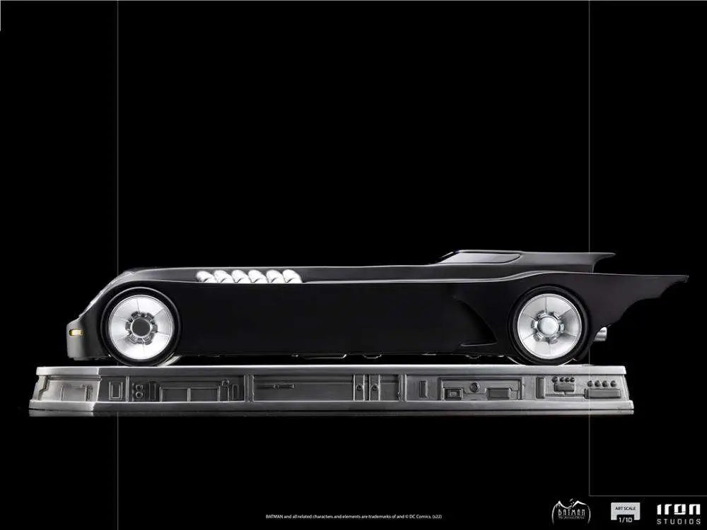 BATMAN TAS BATMOBILE 1/10 Estatua