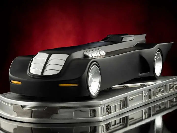 BATMAN TAS BATMOBILE 1/10 Estatua