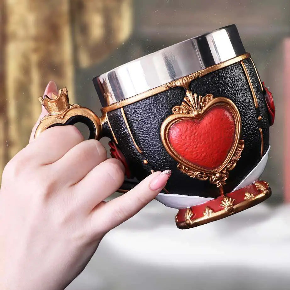 PINKYS UP QUEEN OF HEARTS CUP Frikytopia