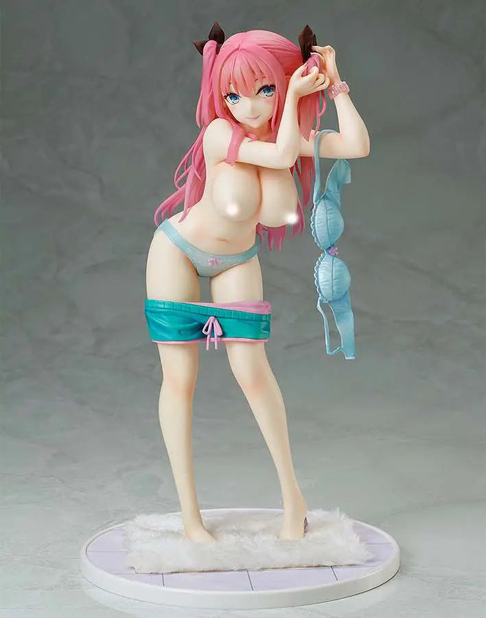 SEIKATSU SHUUKAN AYAKA HINAMORI Estatua