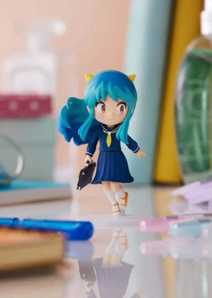 Figura plum urusei yatsura lum uniforme colegio