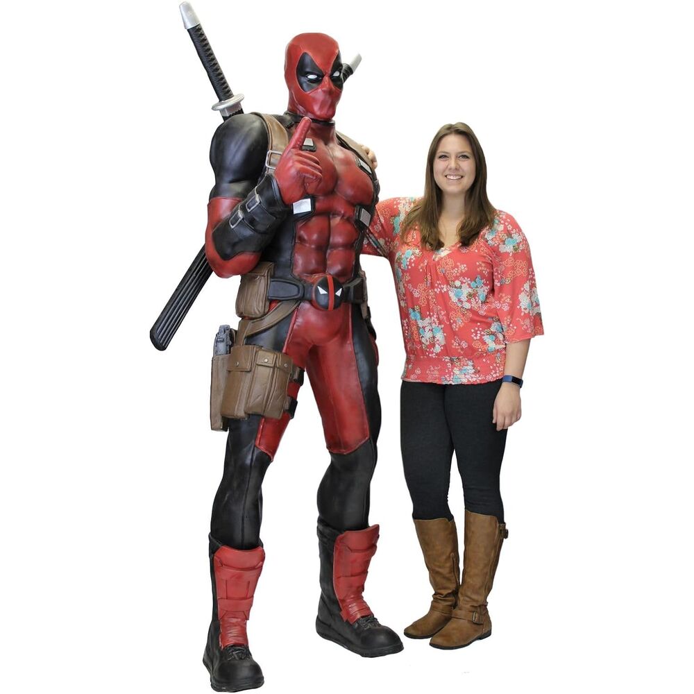 Figura neca marvel deadpool tamano real