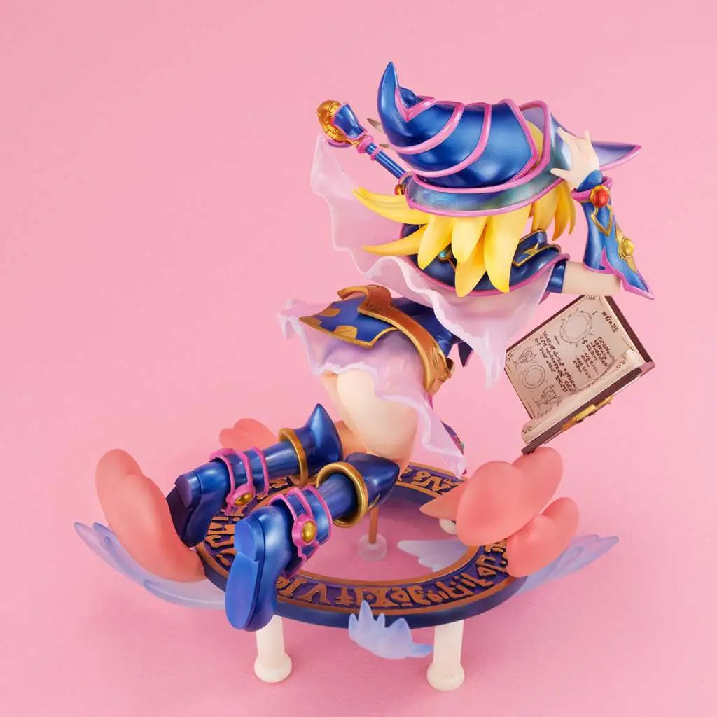 YU-GI-OH! DUEL MONSTERS DARK MAGICIAN GIRL Estatua