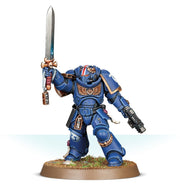 TENIENTE PRIMARIS CON ESPADA DE ENERGÍA
