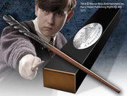 Replica the noble collection harry potter neville longbottom varita con caja y placa de identificacion