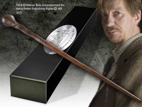 Replica the noble collection harry potter varita de profesor remus lupin varita con caja y placa de identificacion Frikytopia