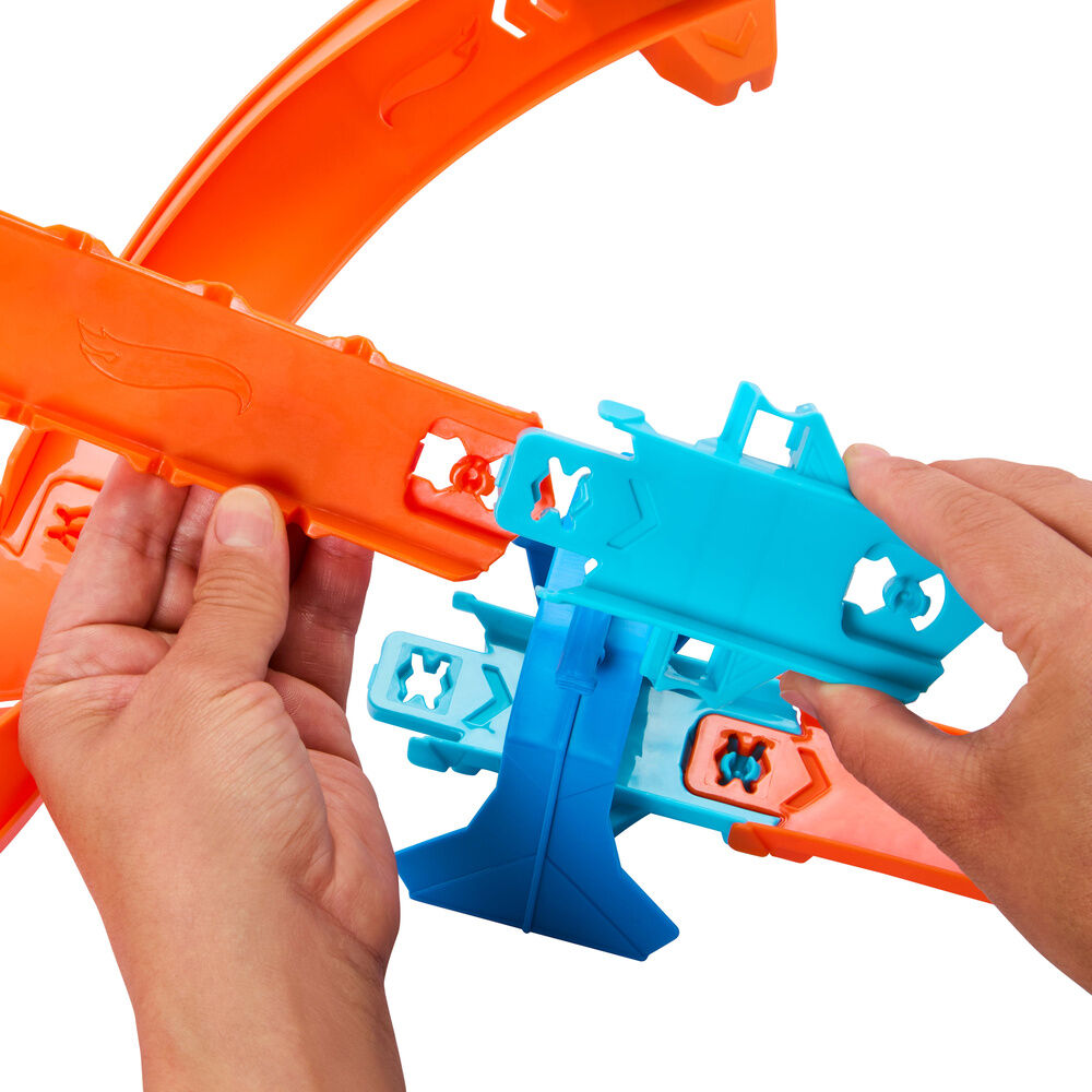 Pista Carreras con Salto Impulsado Hot Wheels