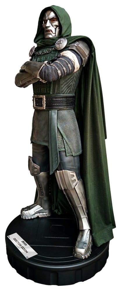 Marvel Avengers: Doomsday Estatua tamanho real Doctor Doom 198 cm