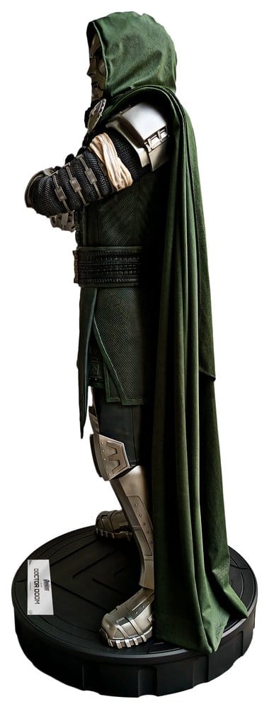 Marvel Avengers: Doomsday Estatua tamanho real Doctor Doom 198 cm