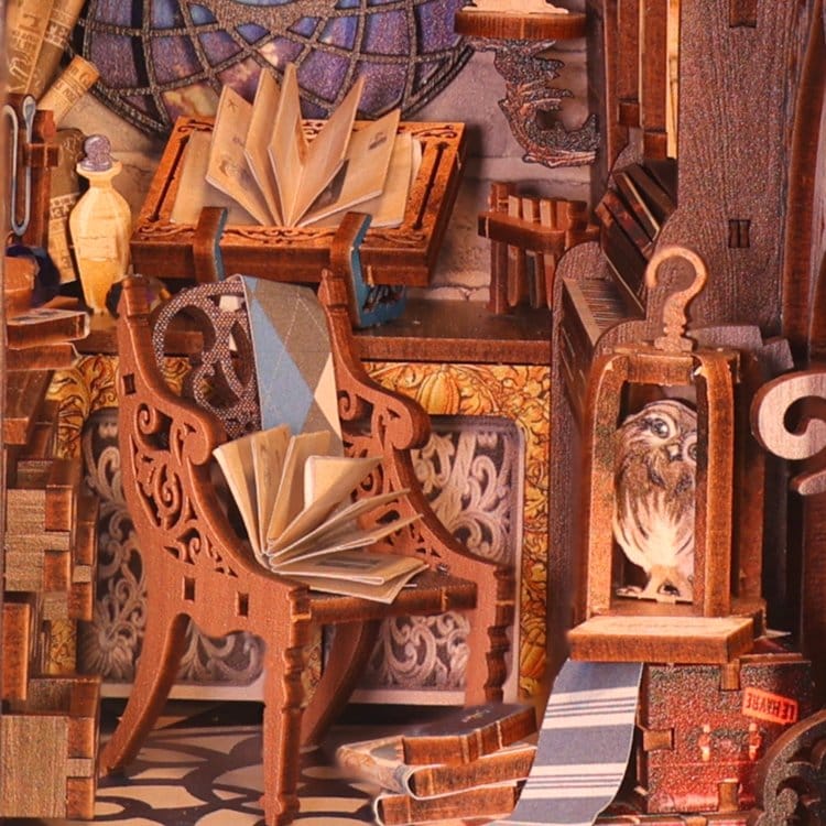 Maquete Book Nook Nebula Common Room 23 x 11 cm