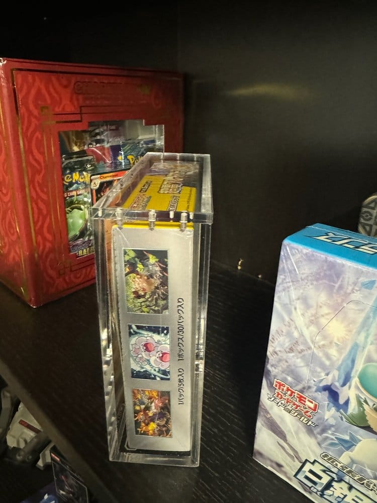 Evoretro Display de Acrílico para Pokémon Caja de Booster Grande Japonesa