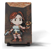 Tomb Raider FiGGYZ Figura Coleccionable Magnética Lara Croft Holding Scion 11 cm