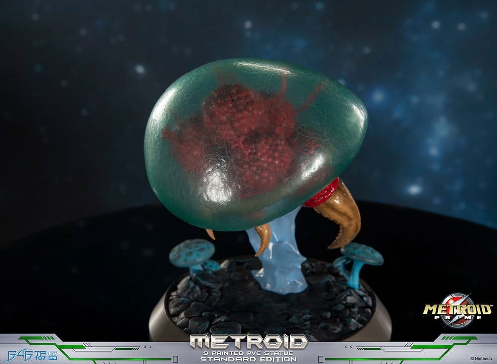 Metroid Prime Figura PVC Metroid (Standard) (Glow in the Dark) 21 cm