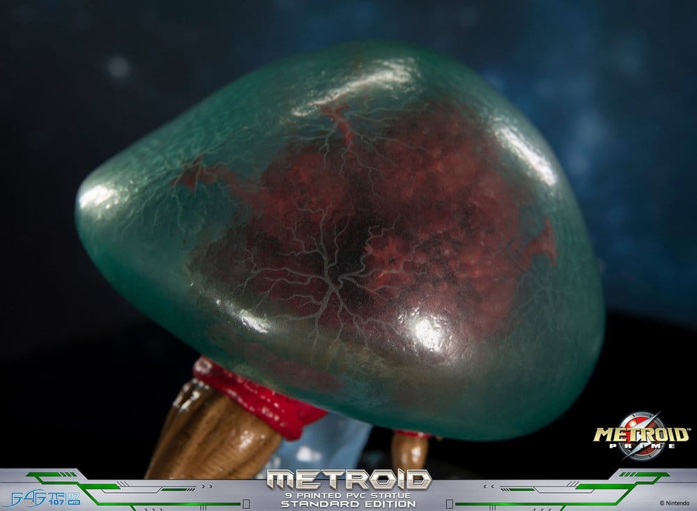 Metroid Prime Figura PVC Metroid (Standard) (Glow in the Dark) 21 cm