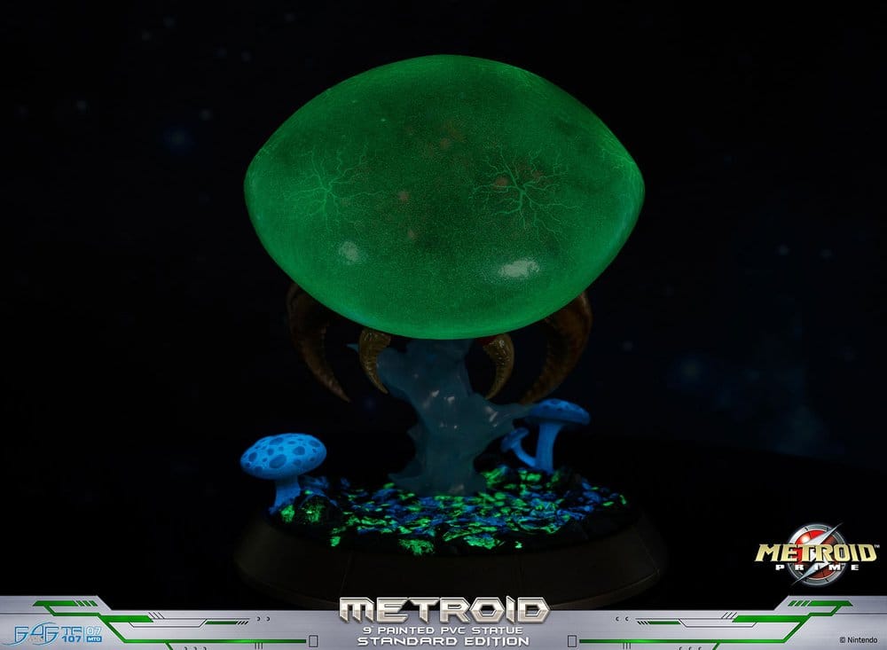 Metroid Prime Figura PVC Metroid (Standard) (Glow in the Dark) 21 cm