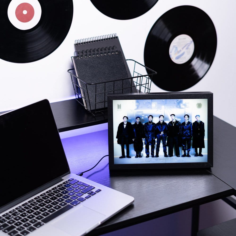 BTS Impresión LED Enmarcada