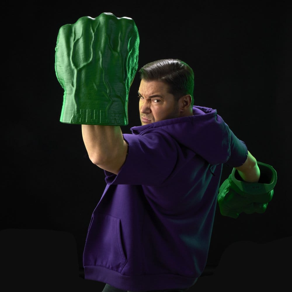 Replica hasbro marvel legends the incredible hulk puños electronicos 30.5cm