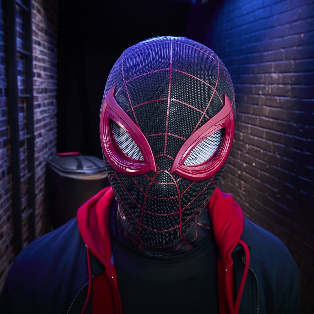 Spider-Man: Miles Morales Marvel Legends Máscara Eletrónica Expressiva