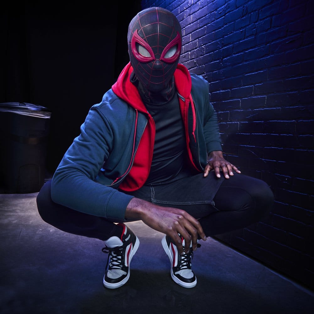 Spider-Man: Miles Morales Marvel Legends Máscara Eletrónica Expressiva