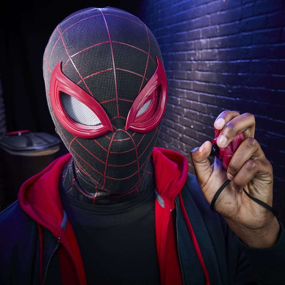 Spider-Man: Miles Morales Marvel Legends Máscara Eletrónica Expressiva
