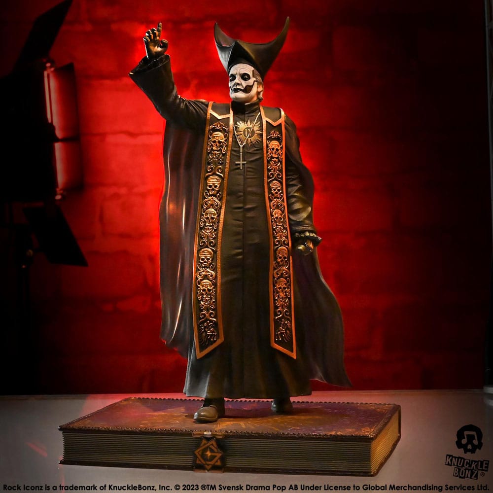 Ghost Estatua Rock Iconz 1/9 Papa Emeritus IV (Black Robes) 22 cm