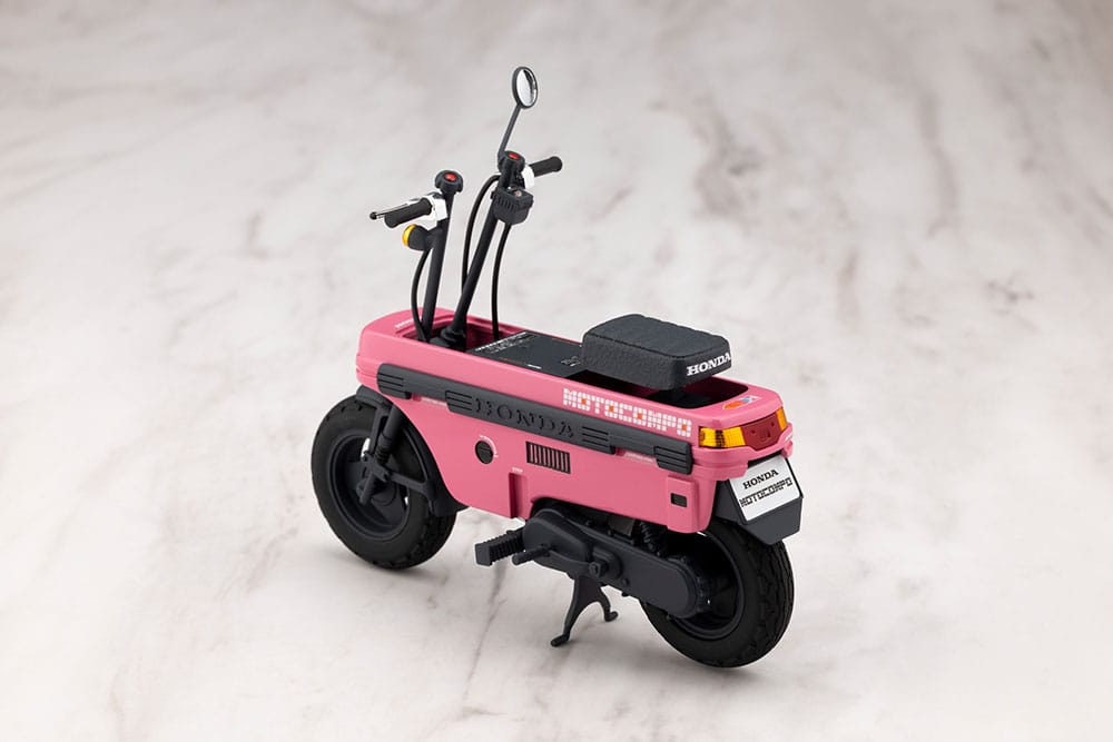 Sousai Shojo Teien Plastic Model Kit 1/10 Emma Koishikawa Nocturne with Honda AB12 Motocompo 14 cm