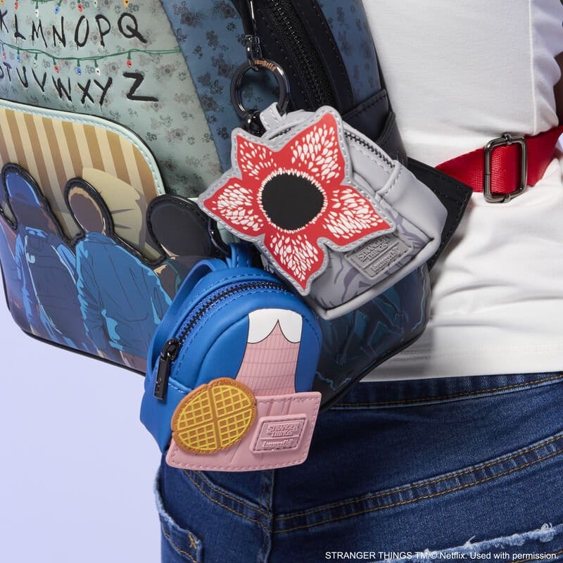 Stranger Things by Loungefly encantos del bolso Mystery Box Expositor (15)