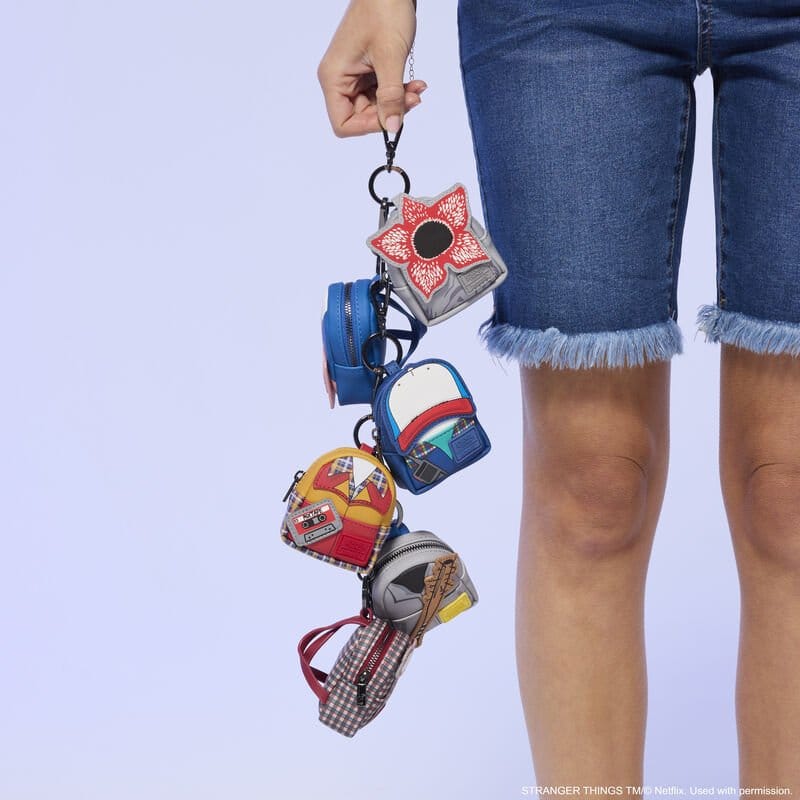 Stranger Things by Loungefly encantos del bolso Mystery Box Expositor (15)